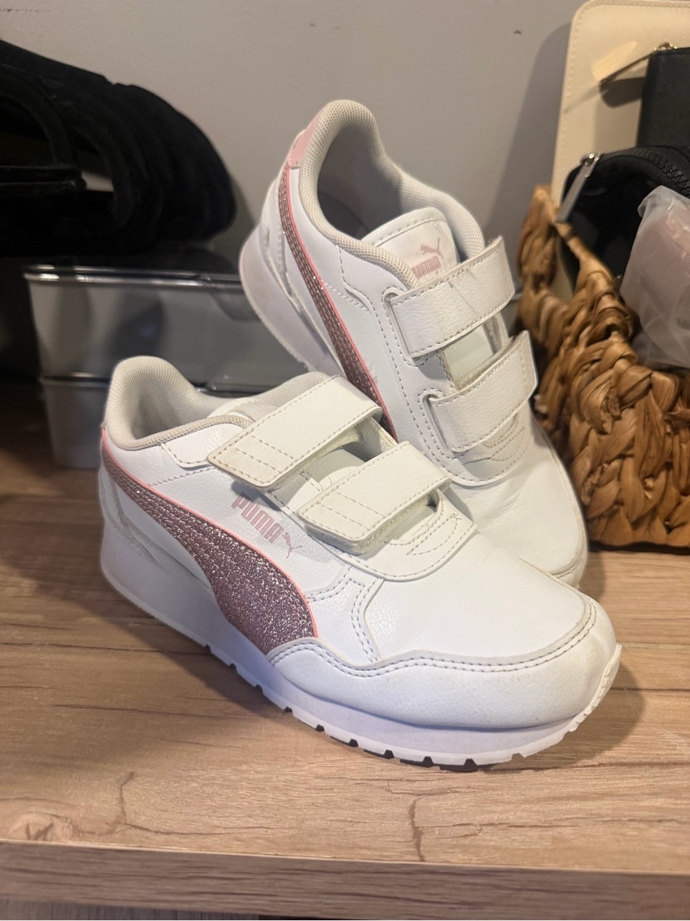 PUMA St Runner V4 Sl Glitter Sneakers Girls Size 1.5 Youth Gently Worn